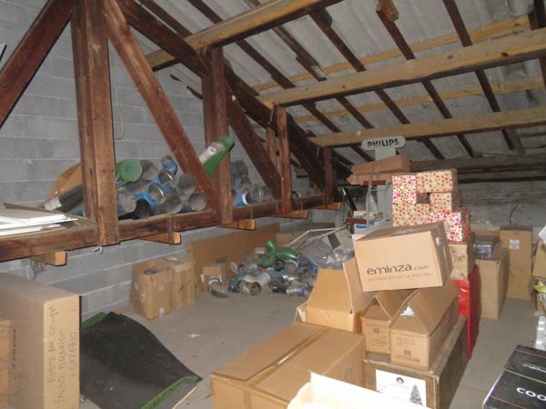 MAGASIN d'ELECTROMENAGER - TV - HI-FI - LITERIE - ALARME à vendre à ANNOT (04)