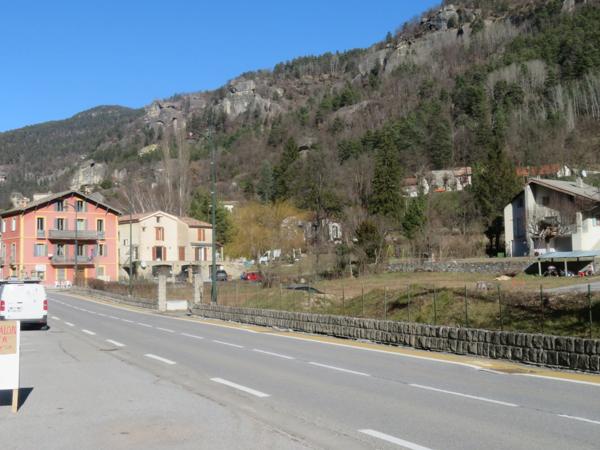 MAGASIN d'ELECTROMENAGER - TV - HI-FI - LITERIE - ALARME à vendre à ANNOT (04)