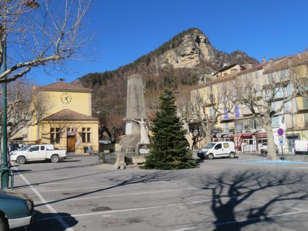 MAGASIN d'ELECTROMENAGER - TV - HI-FI - LITERIE - ALARME à vendre à ANNOT (04)