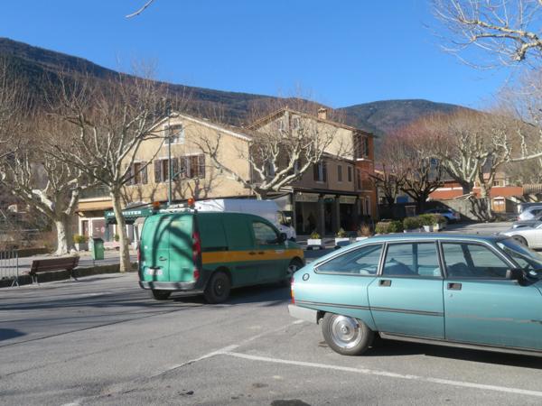 MAGASIN d'ELECTROMENAGER - TV - HI-FI - LITERIE - ALARME à vendre à ANNOT (04)