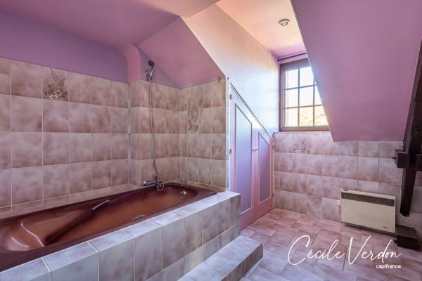 Maison à vendre 5 pièces, Bergerac 4 chambres sur 257 m2 de terrain