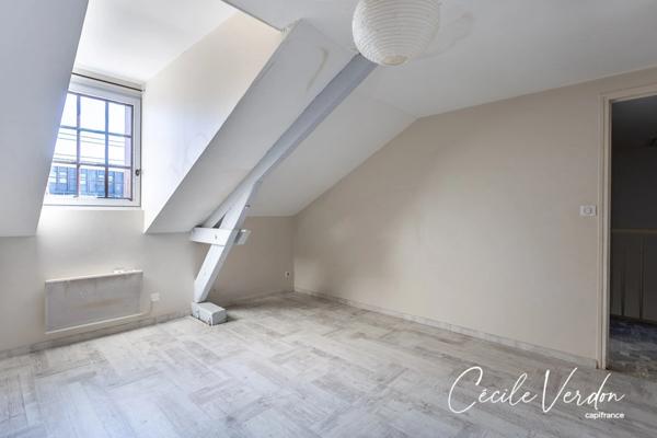 Maison à vendre 5 pièces, Bergerac 4 chambres sur 257 m2 de terrain