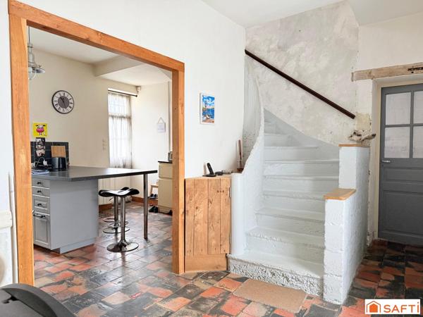 Ensemble immobilier de caractère comprenant une maison rénovée et une seconde maison à restaurer