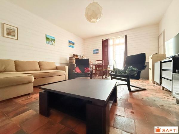 Ensemble immobilier de caractère comprenant une maison rénovée et une seconde maison à restaurer