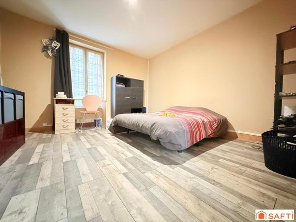 Ensemble immobilier de caractère comprenant une maison rénovée et une seconde maison à restaurer