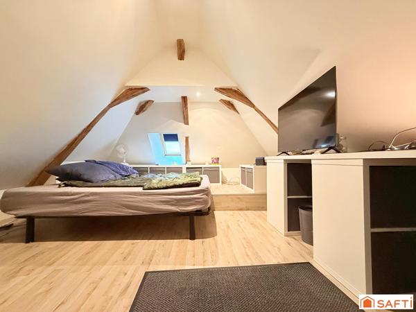 Ensemble immobilier de caractère comprenant une maison rénovée et une seconde maison à restaurer