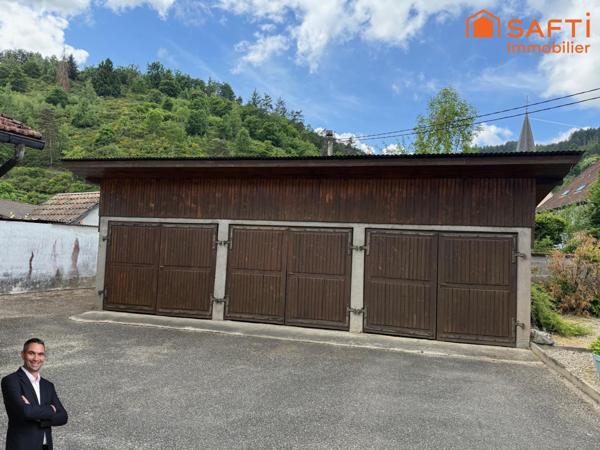Superbe appartement de 4 pièces disposant deux caves, d'une place de stationnement privée et d'un garage !
