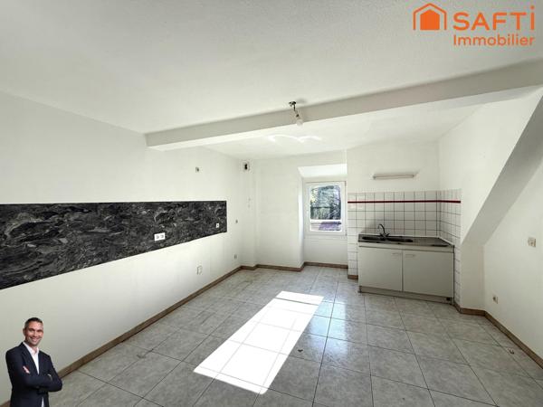 Superbe appartement de 4 pièces disposant deux caves, d'une place de stationnement privée et d'un garage !