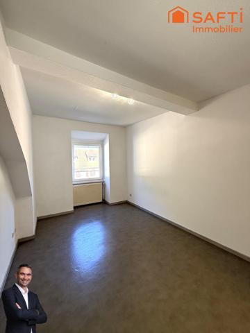 Superbe appartement de 4 pièces disposant deux caves, d'une place de stationnement privée et d'un garage !