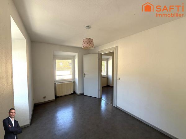 Superbe appartement de 4 pièces disposant deux caves, d'une place de stationnement privée et d'un garage !