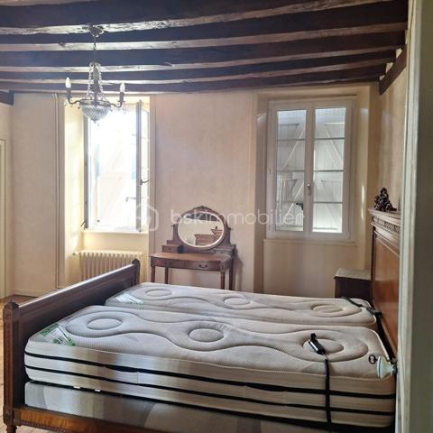 Maison en pierre de 182 m²