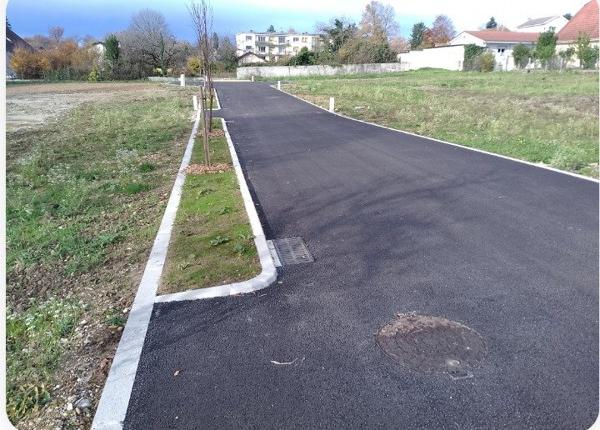 À vendre - Terrain projet construction 526 m² situé à Les Abrets en Dauphiné (38490)