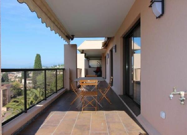 Appartement à vendre    4 pièces •  Le Cannet