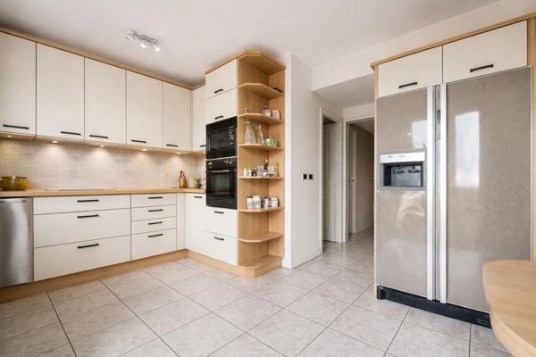 Appartement à vendre 8 pièces PREVESSIN MOENS (01)