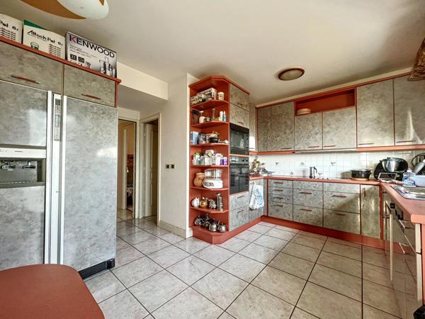 Appartement à vendre 8 pièces PREVESSIN MOENS (01)