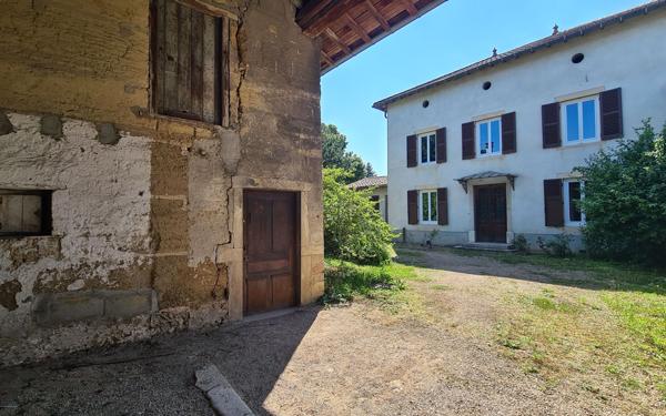 Maison à vendre    6 pièces • 180,69 m2 Grièges