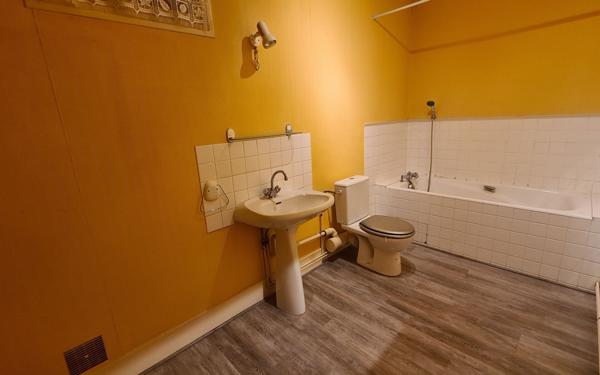 Maison à vendre    6 pièces • 180,69 m2 Grièges