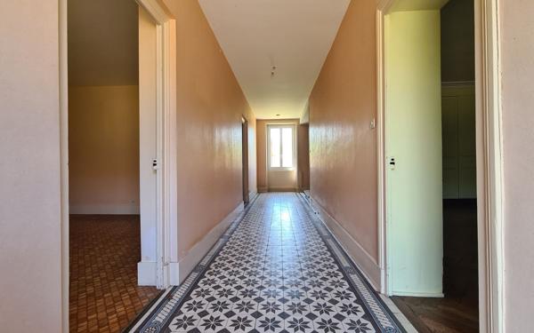 Maison à vendre    6 pièces • 180,69 m2 Grièges