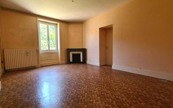 Maison à vendre    6 pièces • 180,69 m2 Grièges