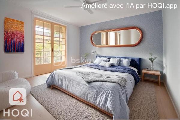 Je vous invite à découvrir cette maison d'architecte d'environ 136m² situé sur les bords de l'Hérault, et proche du centre ville d'Agde.
Cette maison dévoilera tout son potentiel une fois que vous aurez effectué les rénovations et l'aménagement selon vos goûts et vos choix.
Une terrasse à l'étage, un garage et un abris complète cette maison.
Possibilité de faire une maison familiale ou deux appartements.
Avec son terrain piscinable de plus de 620 m² de nombreuses possibilités s'offrent à vous ...
La toiture à été révisée.
N'hésitez pas à me contacter pour plus d'information