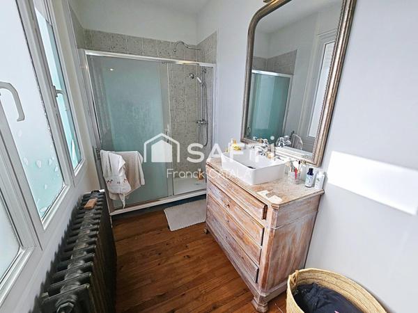 Beaucoup de cachet pour cette maison  bourgeoise rénovée