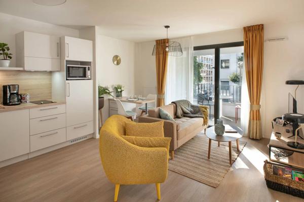 A vendre agréable T1 meublé de 29 m2 au sein de la résidence senior à Châtellerault.