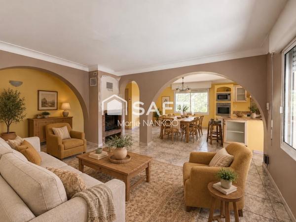 VILLALBE – VILLA FAMILIALE, PISCINE ET 2 000 M² DE SÉRÉNITÉ