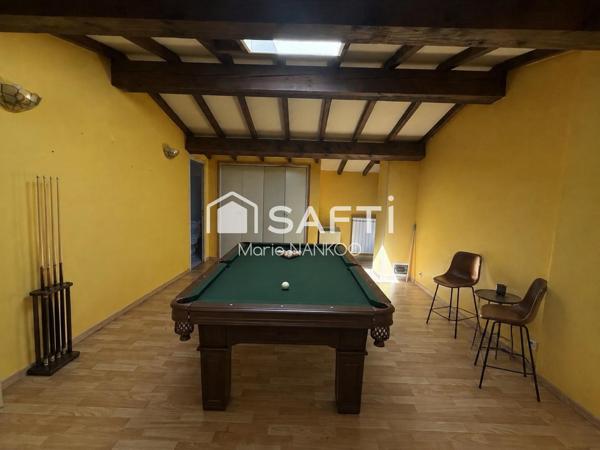 VILLALBE – VILLA FAMILIALE, PISCINE ET 2 000 M² DE SÉRÉNITÉ