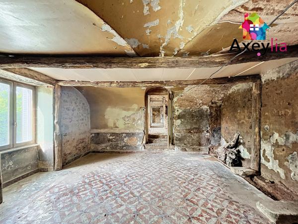 Charlieu (42190) A VENDRE - SECTEUR CHARLIEU - IMMEUBLE À RÉNOVER AVEC GRANGE