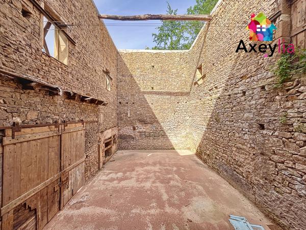 Charlieu (42190) A VENDRE - SECTEUR CHARLIEU - IMMEUBLE À RÉNOVER AVEC GRANGE