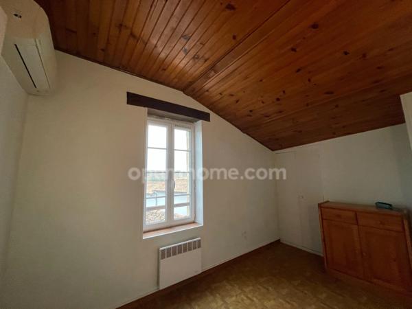 Grande propriété en pierres de 3 chambres avec une dépendance SAINTE MARIE DE RE - 17740