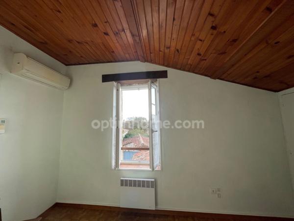 Grande propriété en pierres de 3 chambres avec une dépendance SAINTE MARIE DE RE - 17740