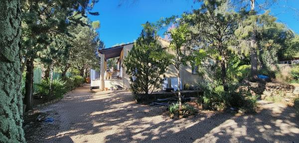 Maison à vendre à Gareoult - Une oasis de tranquillité et de confort