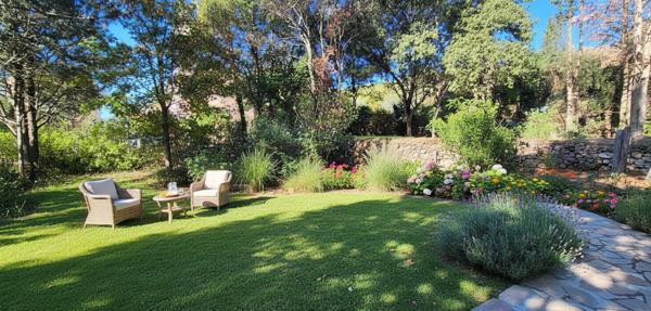 Maison à vendre à Gareoult - Une oasis de tranquillité et de confort