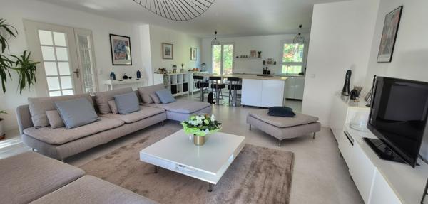Maison à vendre à Gareoult - Une oasis de tranquillité et de confort