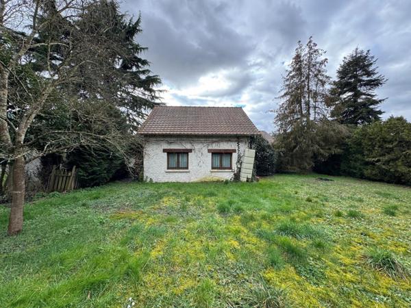 Terrain à bâtir de 317 m2  + dépendance (garage) de 40 m2 à rénover - Limetz-Villez 78270