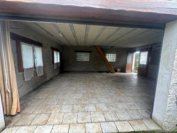 Terrain à bâtir de 317 m2  + dépendance (garage) de 40 m2 à rénover - Limetz-Villez 78270