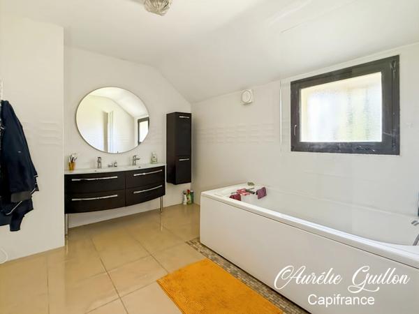 Longère rénovée de 180 m² avec garage, terrain, puits - Ploërmel