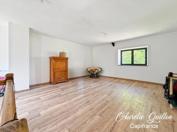 Longère rénovée de 180 m² avec garage, terrain, puits - Ploërmel