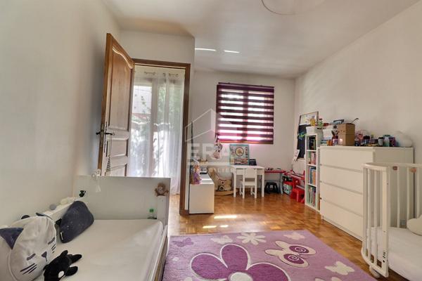 Maison familiale 4 pièces 111 m² avec jardin et garage à Saint-Denis
