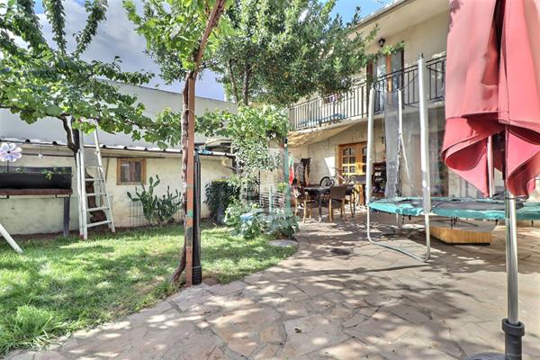 Maison familiale 4 pièces 111 m² avec jardin et garage à Saint-Denis