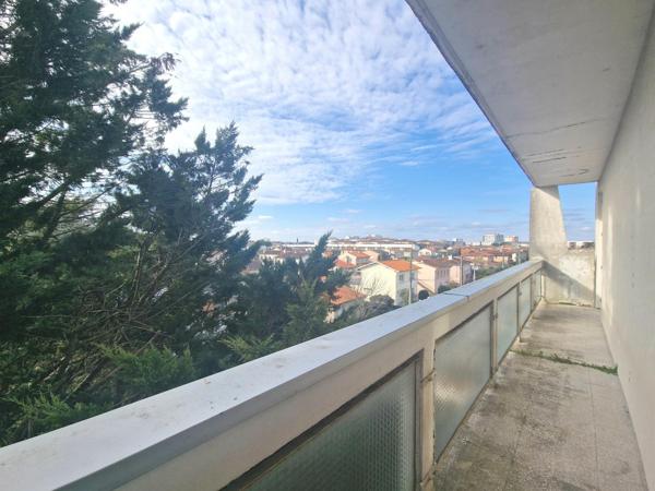 T3 lumineux avec 2 balcons, cave et parking – Muret centre
