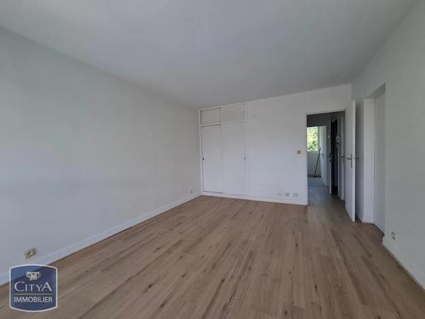 Appartement à louer 2 pièces 50.99m² Bourges (18000)