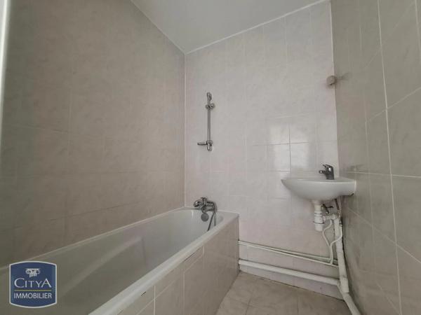 Appartement à louer 2 pièces 50.99m² Bourges (18000)