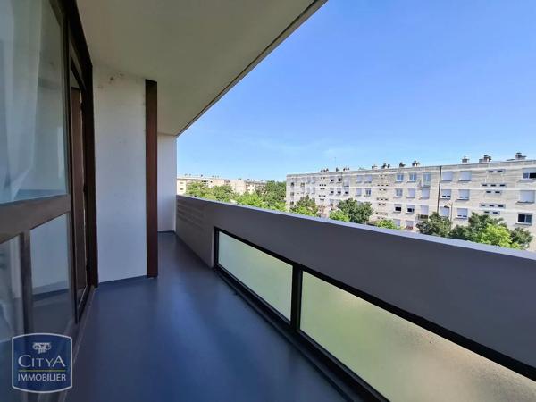 Appartement à louer 2 pièces 50.99m² Bourges (18000)