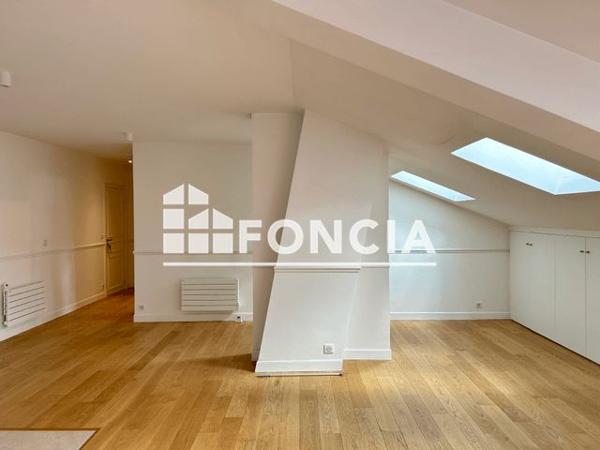 Location Appartement 3 pièces 74.7 m² - 15 RUE DU DOCTEUR LANCEREAUX Paris 75008