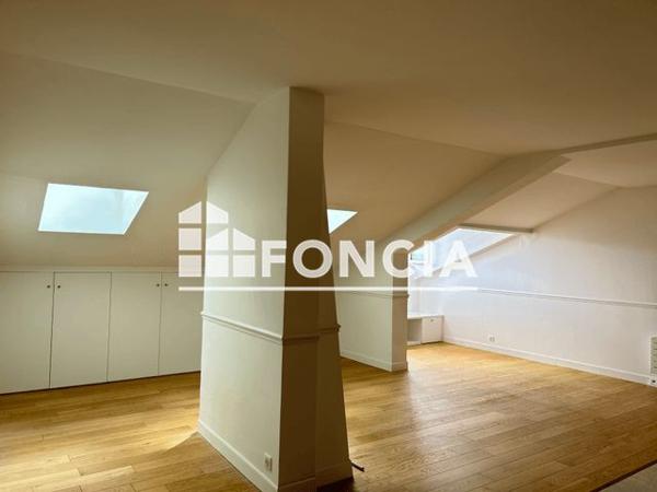 Location Appartement 3 pièces 74.7 m² - 15 RUE DU DOCTEUR LANCEREAUX Paris 75008