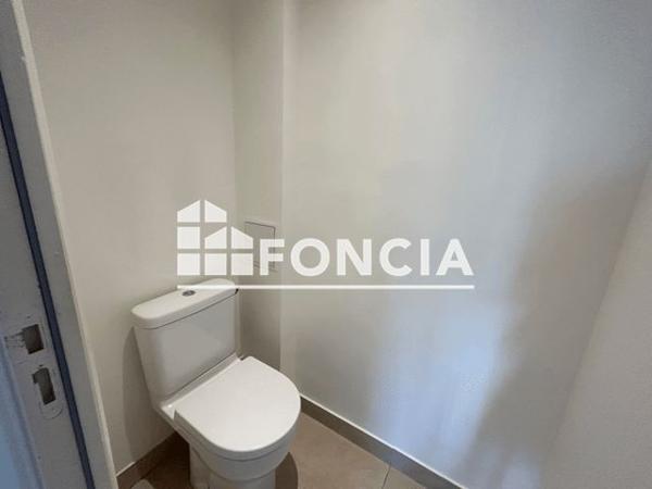 Location Appartement 3 pièces 74.7 m² - 15 RUE DU DOCTEUR LANCEREAUX Paris 75008