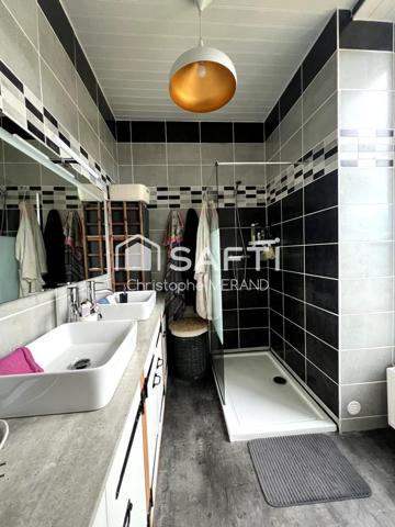 INGRANDES grande maison avec deux gites sur plus de 1,3 ha