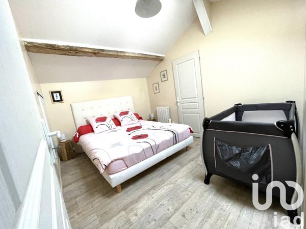 Maison 9 pièces de 304 m² à Anville (16170)